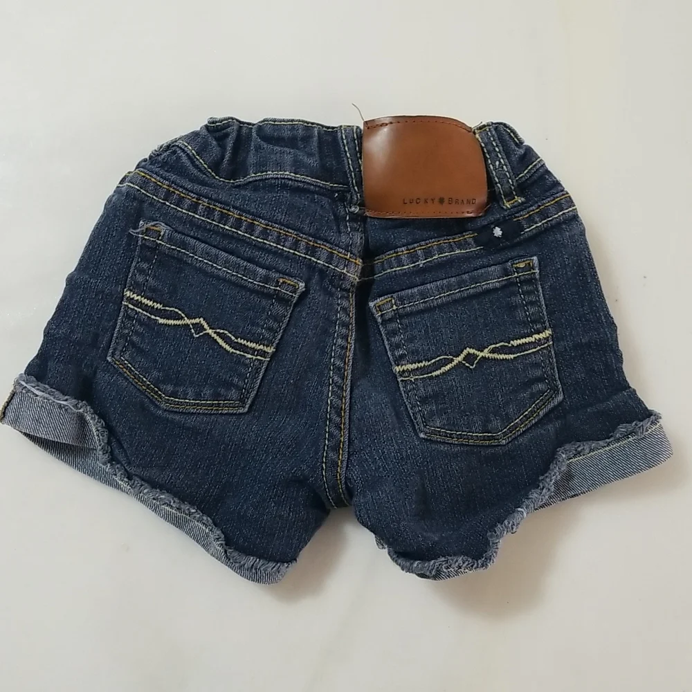 Lucky Brand Shorts - Picture 2 of 3